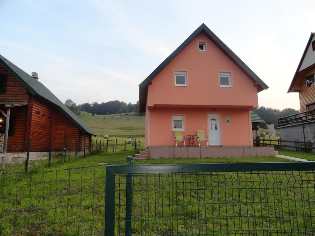 Guest House Happy Žabljak Eksteriør billede